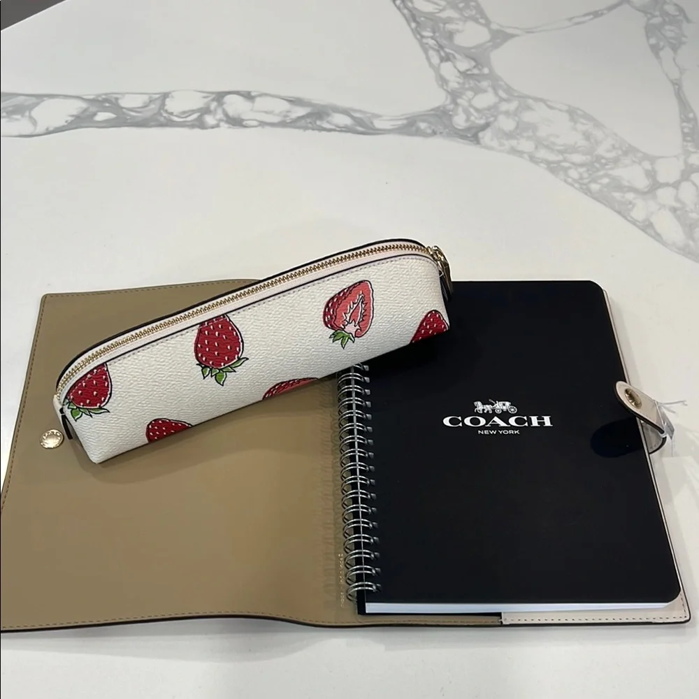 Cute.🍓Coach🍓Notebook &✏️✏️Case. - Picture 4 of 16